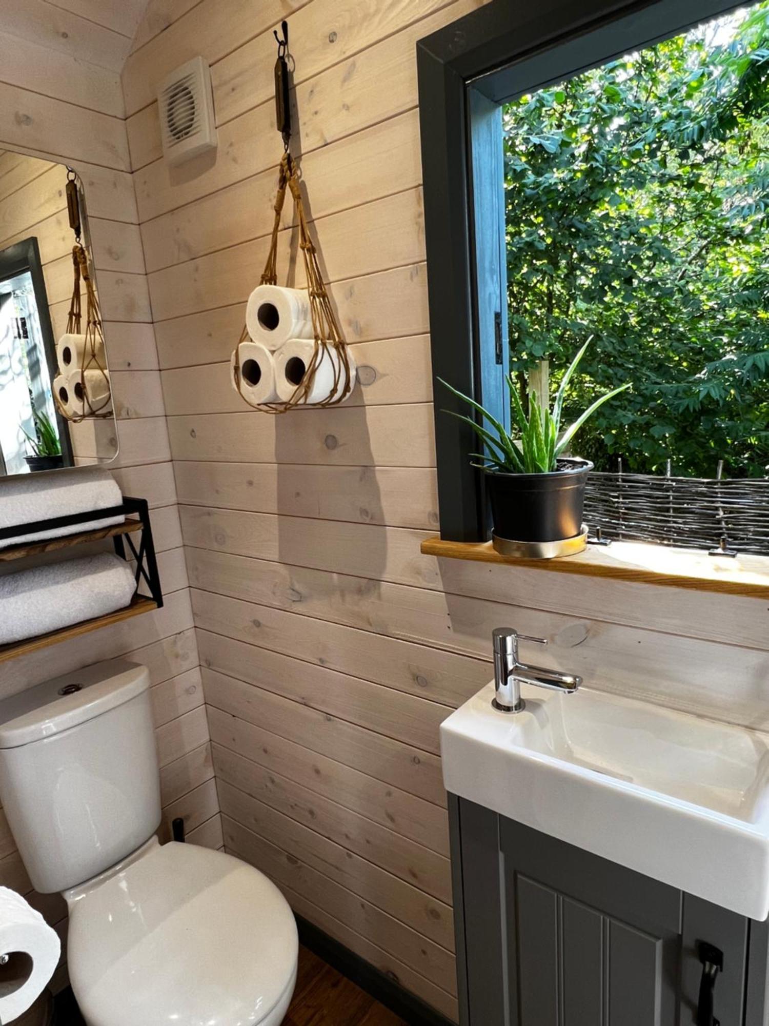 Вілла Mountain View Shepherd'S Hut For 2 Adults, 1 Dog Llangoed Екстер'єр фото